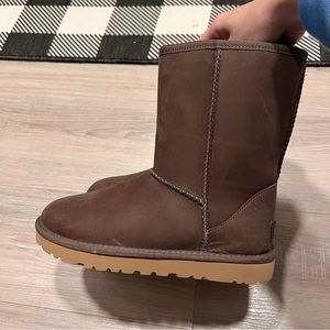 NWOT UGG Classic Short Leather Brownstone Boots